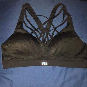 VSX sport bra!! In good conditions